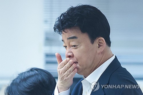 공익? 묻지마 의혹 제기?…'백종원 제국' 흔드는 '시추 놀이'