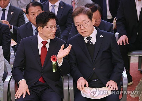 3자 가상대결…이재명 52.1％ 김문수 31.1％ 이준석 6.3％[리얼미터]