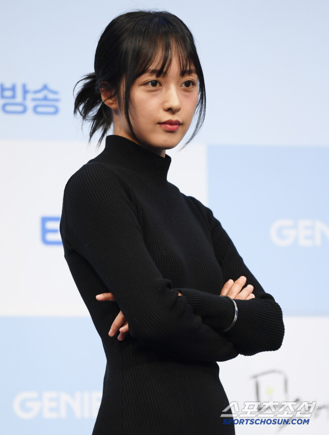 [SCin스타] 김보라, 이혼 후 첫 근황…"우리는 또 다른 경계를 넘을…