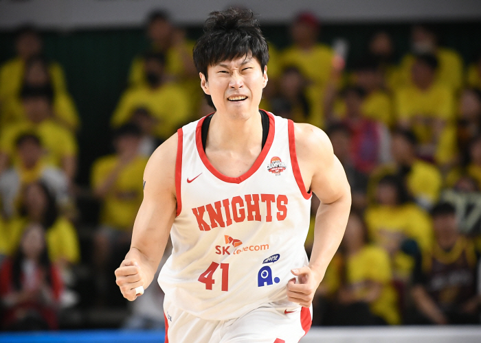[챔프전 현장분석] 라이언 킹의 포효! SK 반격의 서막. 73대48, 25점 차 완파 챔프 첫 승. SK 핵심 반등, LG 마레이와 외곽 해체시켰다