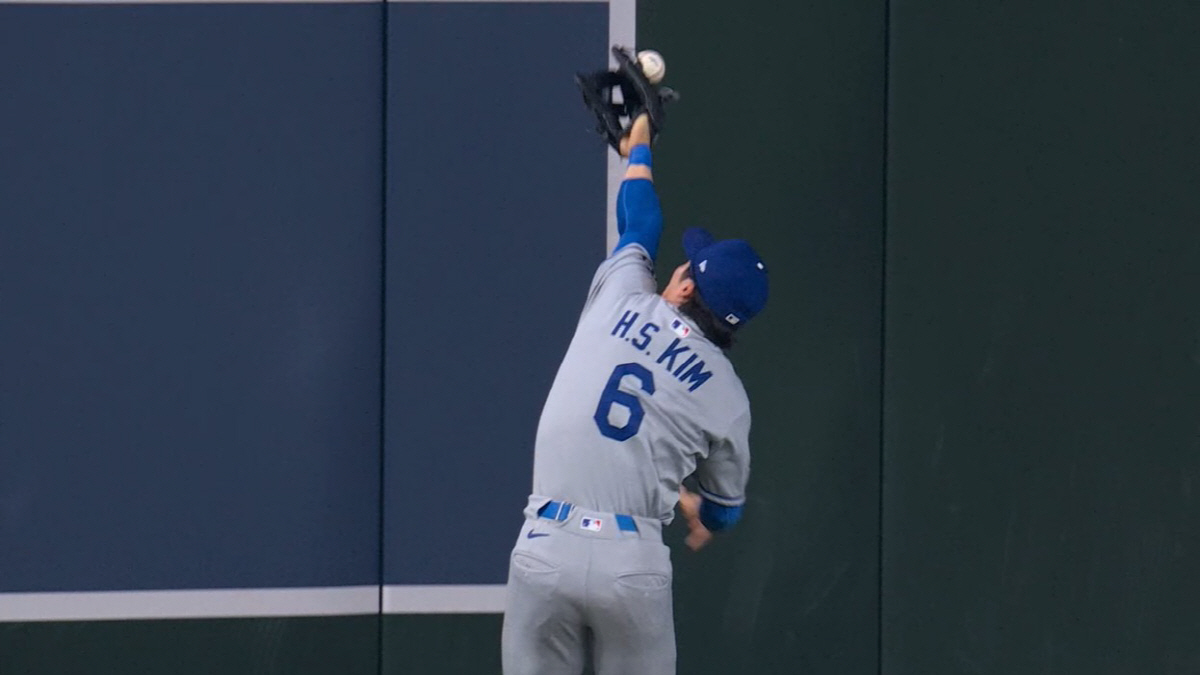 "김혜성이 잡은 줄 알았는데..." 120.1m 날아간 3루타, 4개 구…