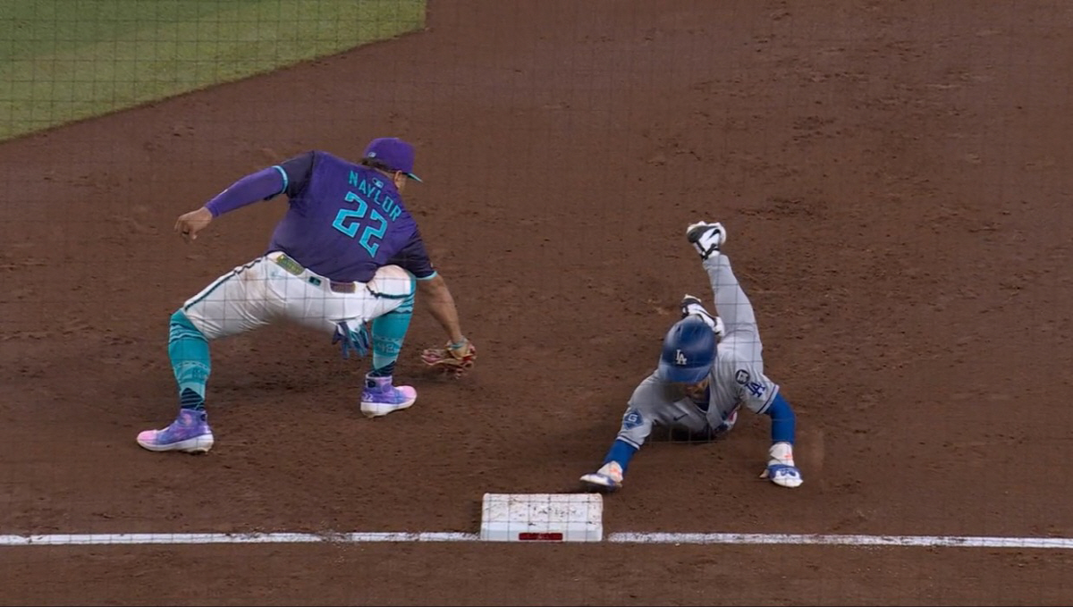 "김혜성이 잡은 줄 알았는데..." 120.1m 날아간 3루타, 4개 구…