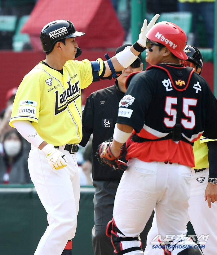 '화이트 3승&조형우 3타점' SSG, 네일 공략 성공! KIA 잡고 D…