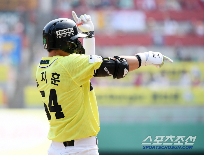 '화이트 3승&조형우 3타점' SSG, 네일 공략 성공! KIA 잡고 D…