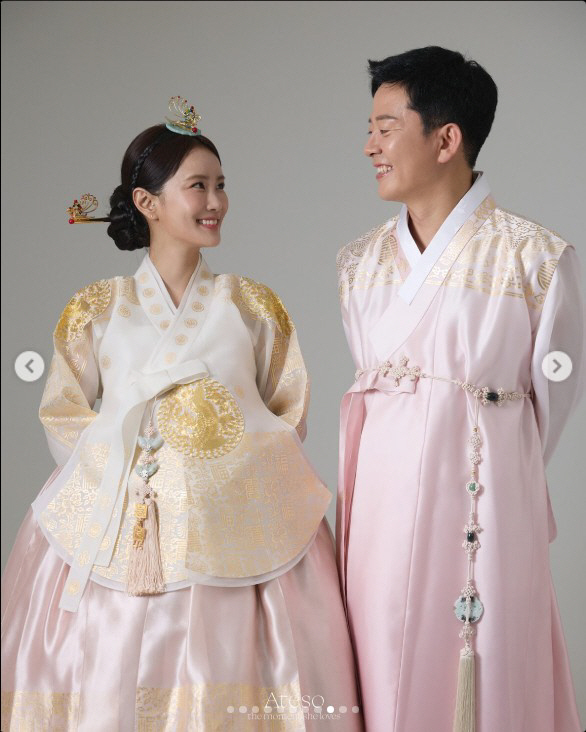 '7월 결혼' 김지민♥김준호, 웨딩화보 공개..."점점 가까워진다"
