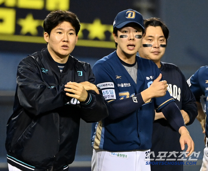 승리 기쁨보다 친구 걱정이 먼저. 사구 맞은 정수빈 만난 박건우의 질문 …