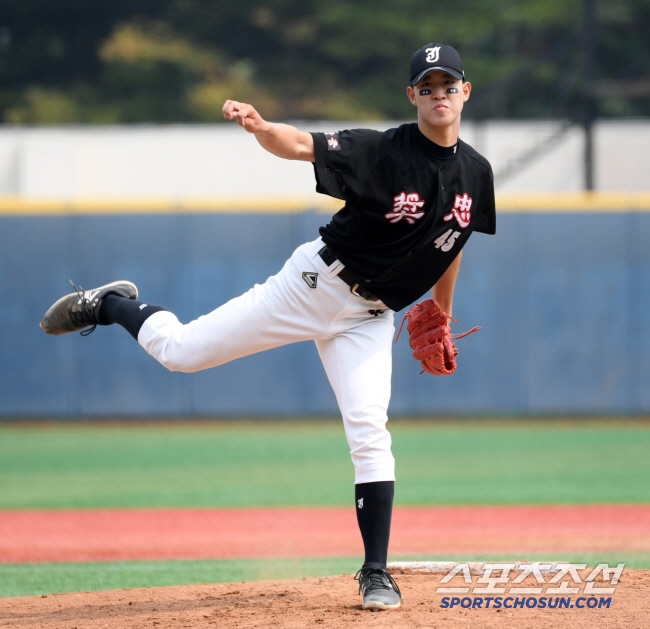 '이도류' 김성준 빠지는 드래프트, 155km '박석민 아들'이 전체 1…