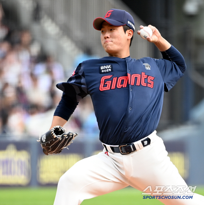 4위와 4경기반 차! 부산갈매기의 아슬아슬 '줄타기'  → 어느덧 3강?…