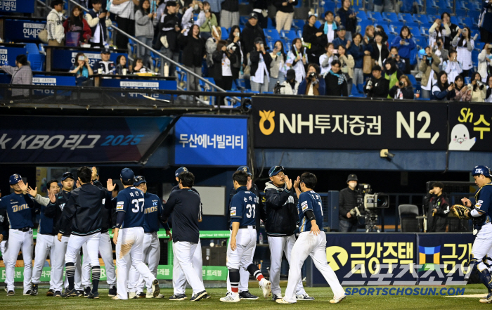'이건 진짜 기적이다' 원정 29연전 중인데 7연승 대박, 상위권도 넘본…