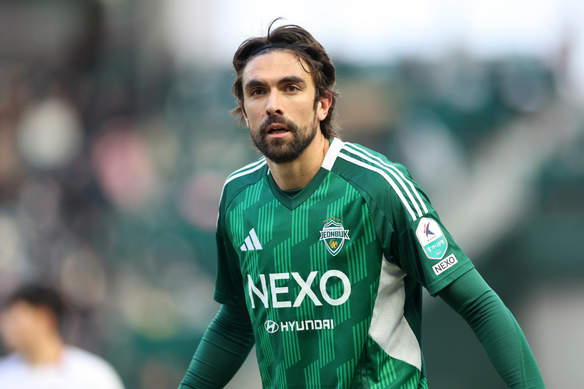 '10G 무패' 전북 폭풍질주, 그런데 길어지는 콤파뇨 침묵…대체 왜?