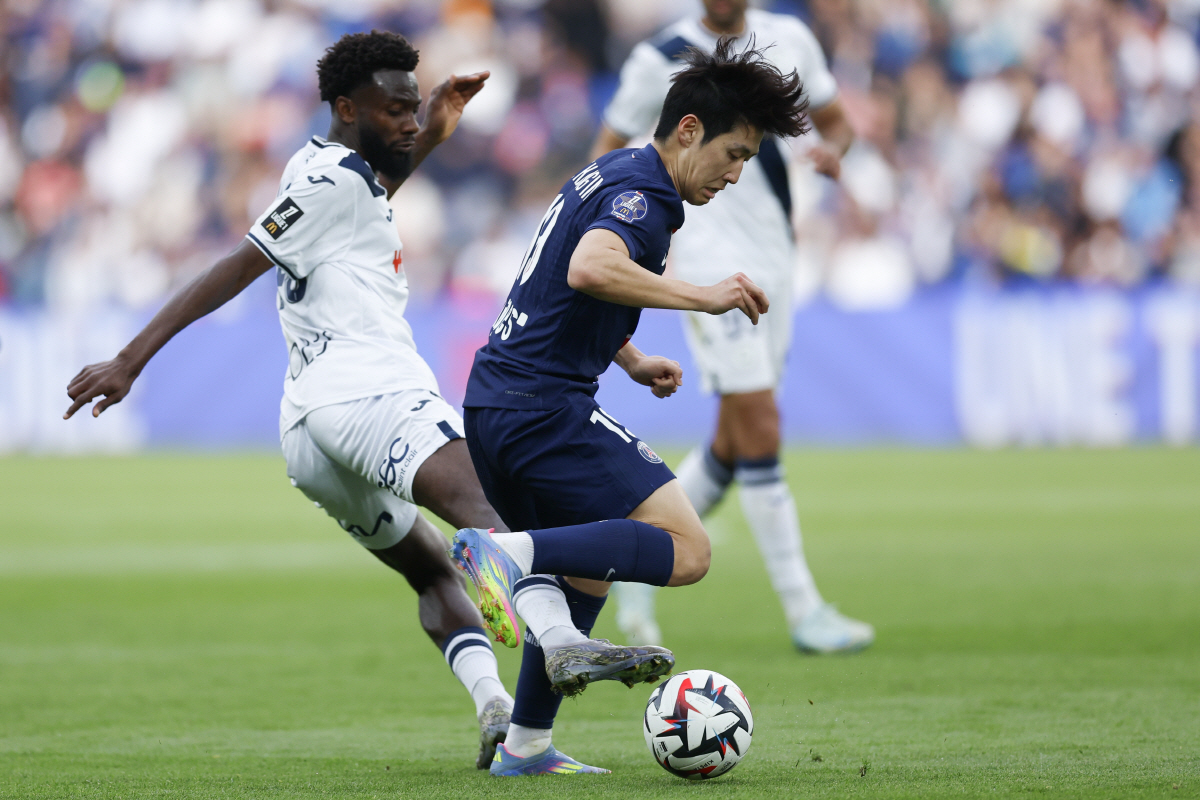 '탈PSG' 암시한 이강인, 박주영-박지성 아닌 이청용 후배 되나...佛…