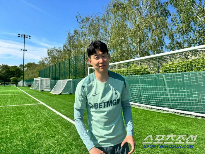 [현장인터뷰]'대환장' 우승 케인, 손흥민 축하 문자 보냈더니→영상 통화…