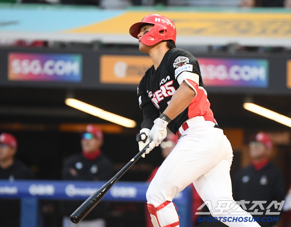 "안 칠 줄 알았는데…" ML 경력자도 깜짝 놀란 15일 만의 홈런포, …