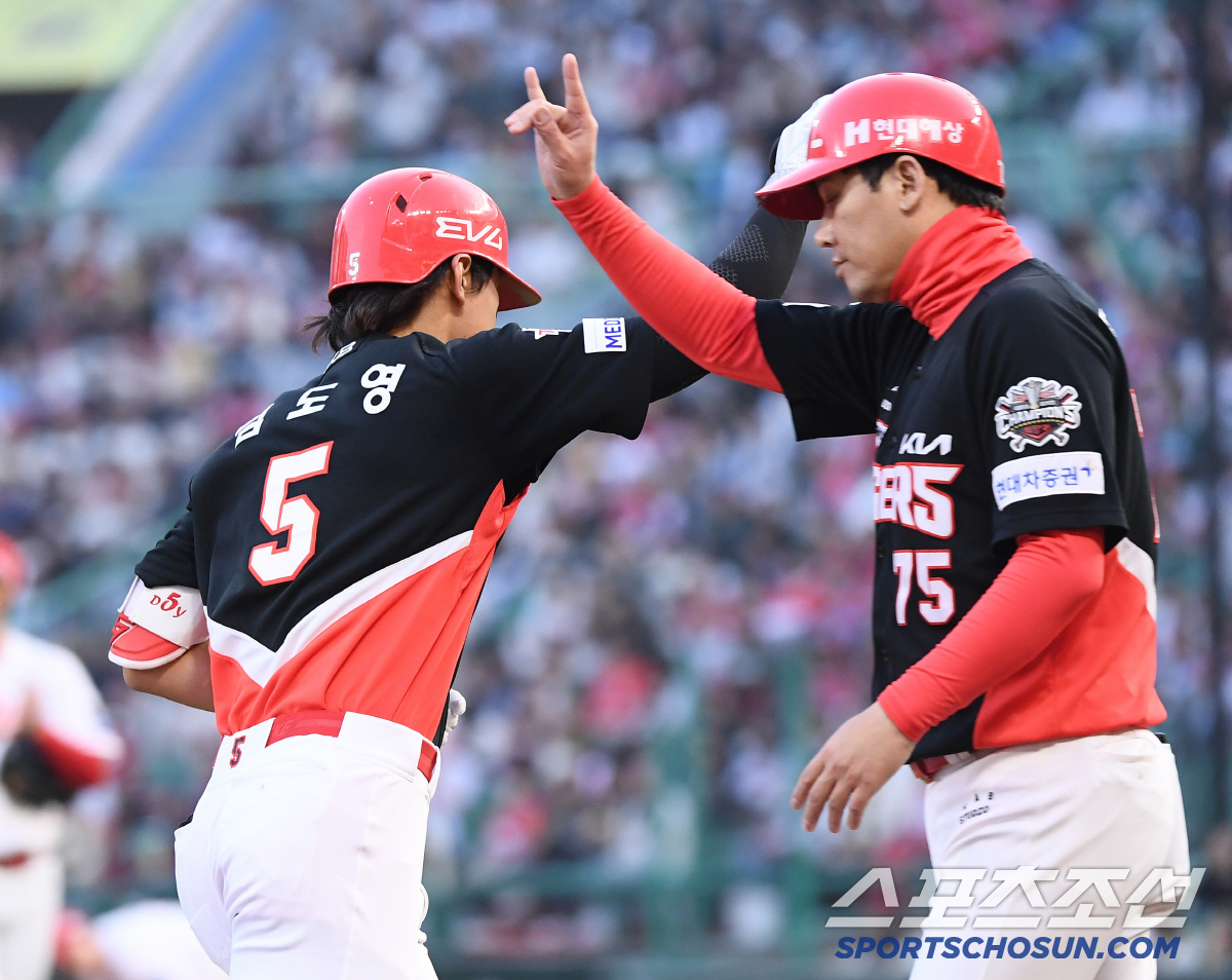 "안 칠 줄 알았는데…" ML 경력자도 깜짝 놀란 15일 만의 홈런포, …