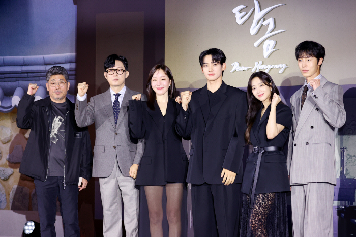 [SC현장] '넉오프' 대신 택한 '탄금'…조보아X이재욱, K-사극멜로 …