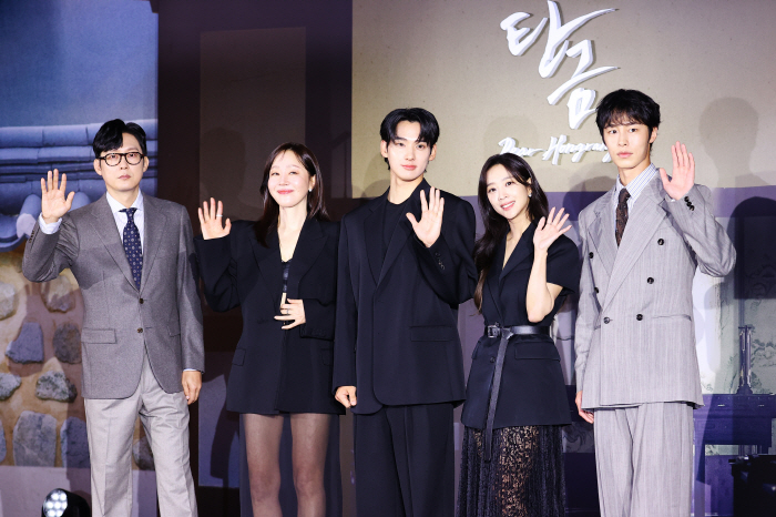 [SC현장] '넉오프' 대신 택한 '탄금'…조보아X이재욱, K-사극멜로 …