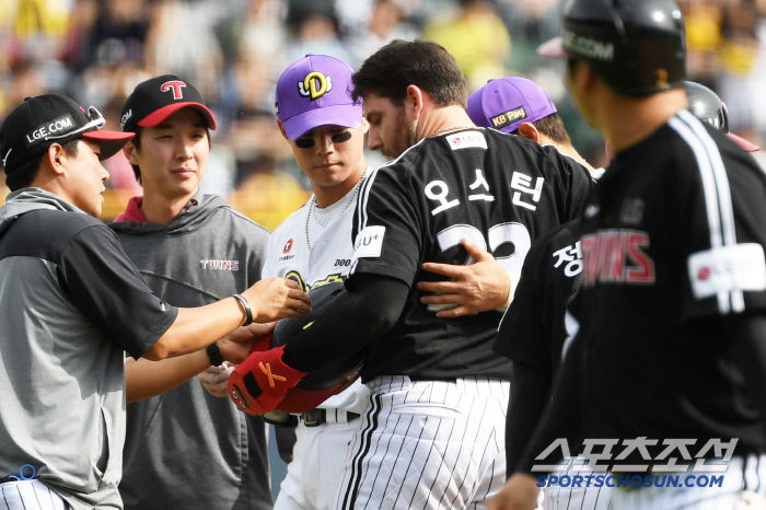 '수비수와 충돌→어지럼증 4경기 결장' 효자 외국인, 수석 코치-트레이닝…