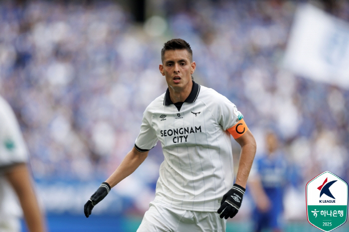 '4경기 연속골' 일류첸코 신호탄 쐈다...K리그2 득점왕 레이스, '질…