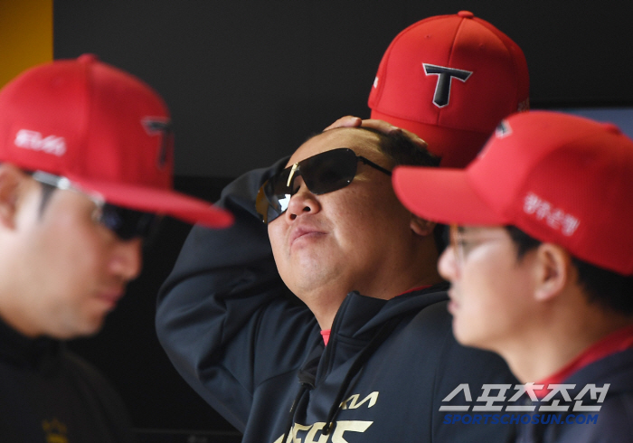 '또 날벼락' KIA, 위즈덤도 부상 말소, 나성범은 "3~4주 더 휴식…