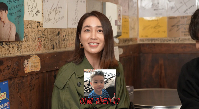 이민정♥이병헌 子, 엄마 애정신 눈치 보더니..