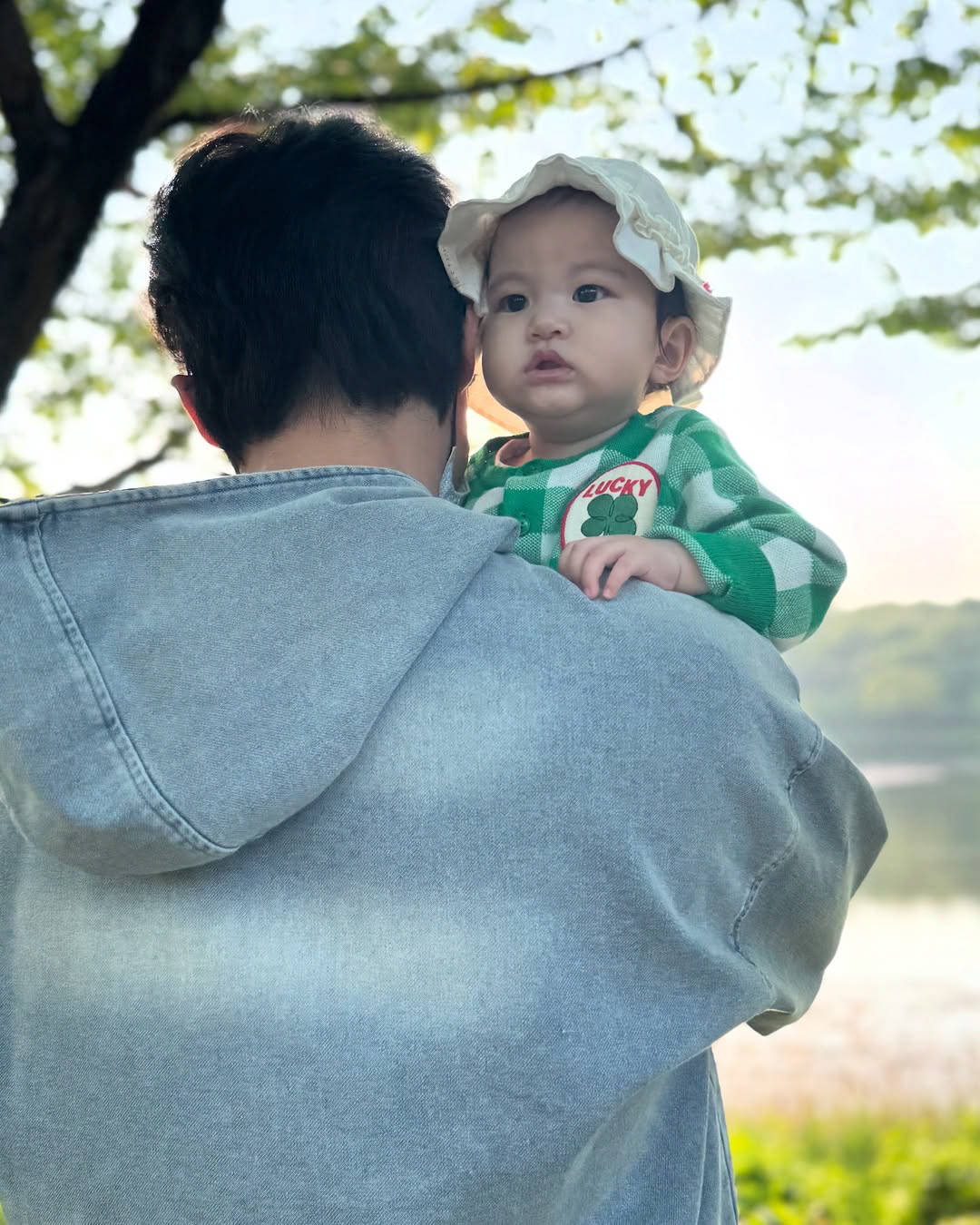 이지훈♥아야네, 성대한 돌잔치 걱정 잊고 딸과 데이트 "이런게 행복이구나…