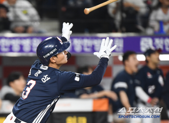 선발 QS→오심 뒤 투런포→실책에 9회말 2사 동점포→연장 결승타…33년…