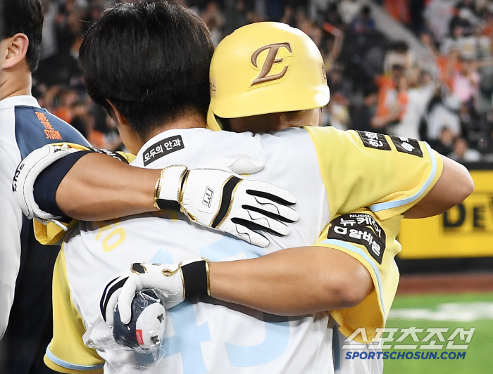 선발 QS→오심 뒤 투런포→실책에 9회말 2사 동점포→연장 결승타…33년…