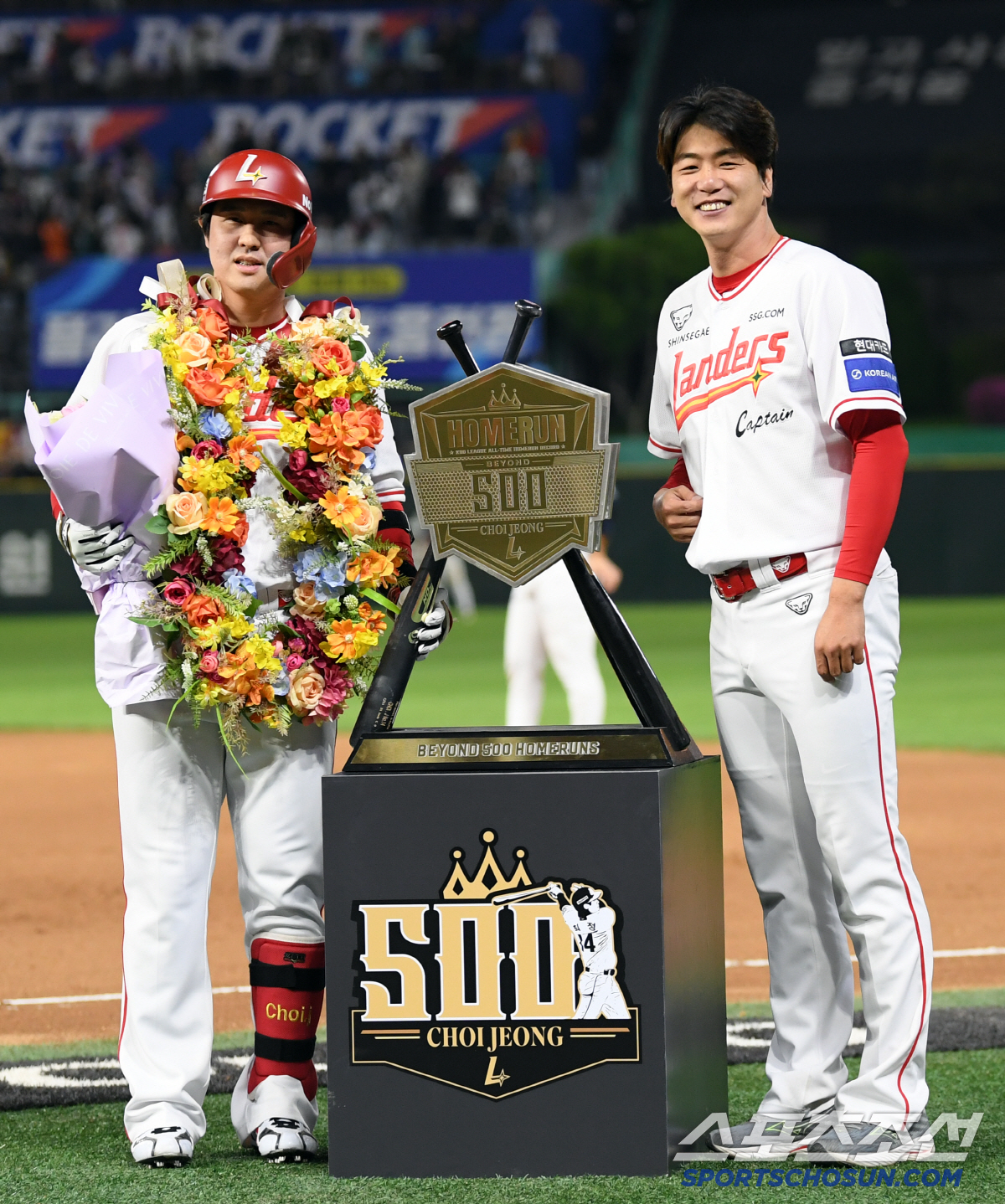 최정에게 가장 많은 홈런을 헌납한 팀은 한화, 투수는 안영명