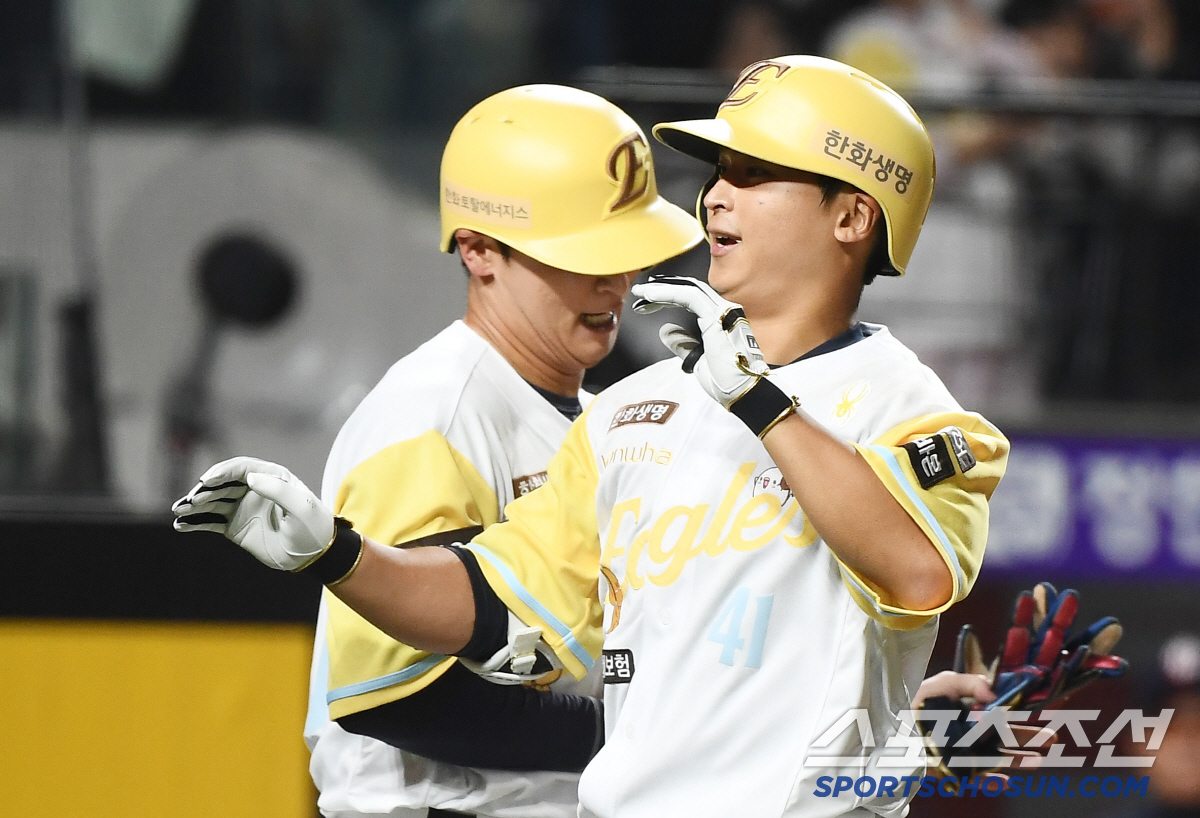 또 체크스윙 대형 폭탄 터질 뻔...삼진이 9회 2사 동점포로, 두산 졌…