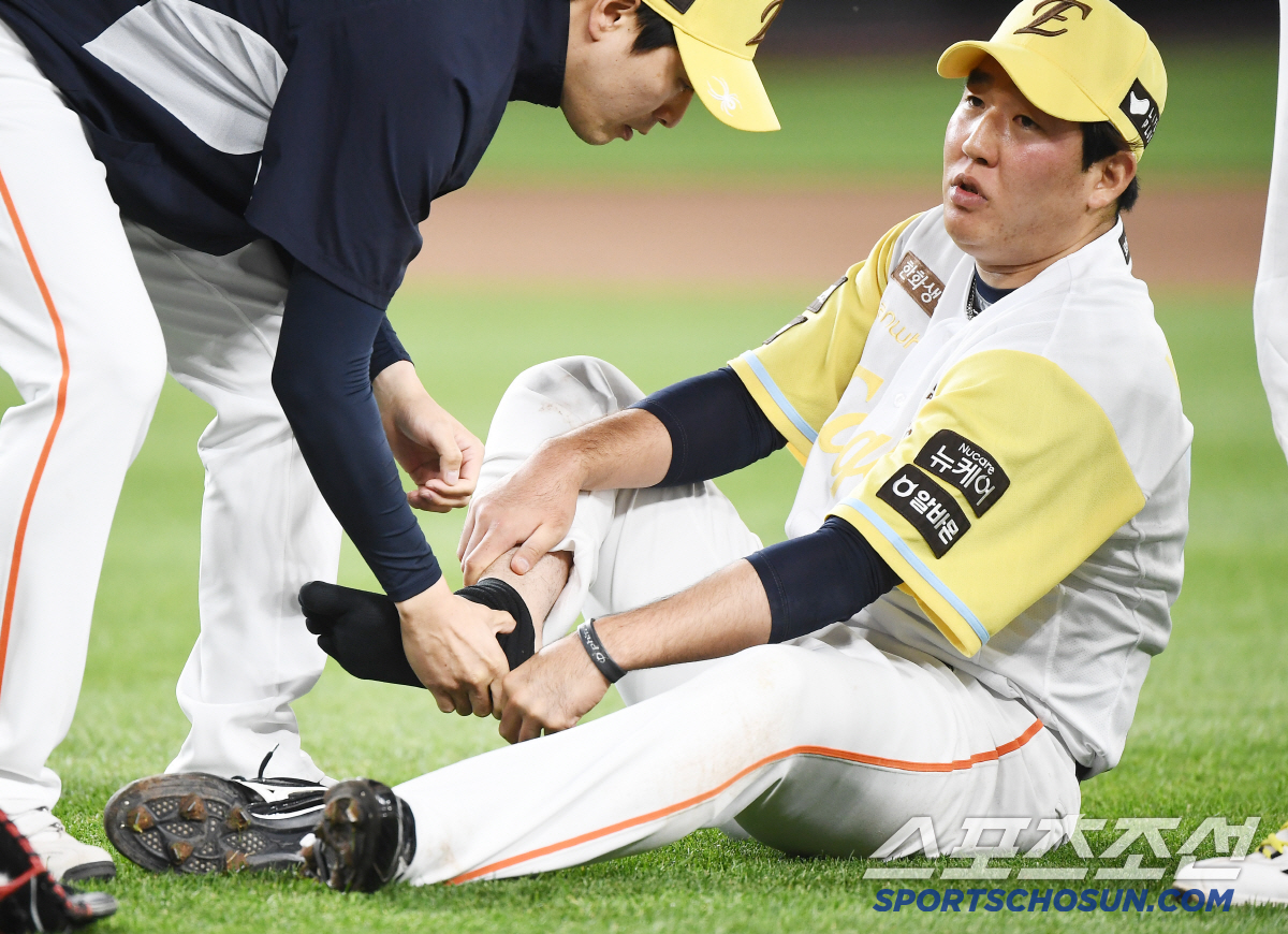 또 체크스윙 대형 폭탄 터질 뻔...삼진이 9회 2사 동점포로, 두산 졌…