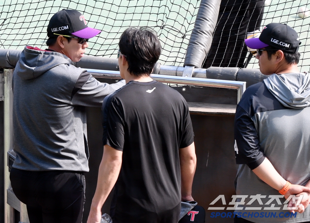 삼성 대대적 코치 교체한 날. LG도 타격 코치 교체. 알고보니...[잠…