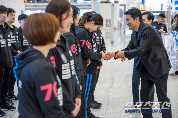 오상은X석은미 감독의 남녀탁구대표팀,도하세계탁구선수권 출국