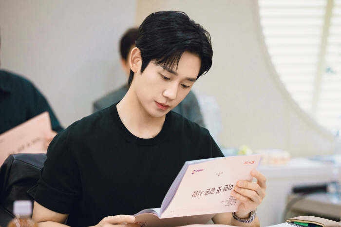 [공식] 복서 출신 조폭 정해인? 이번엔 하영과 '이런 엿 같은 사랑' …