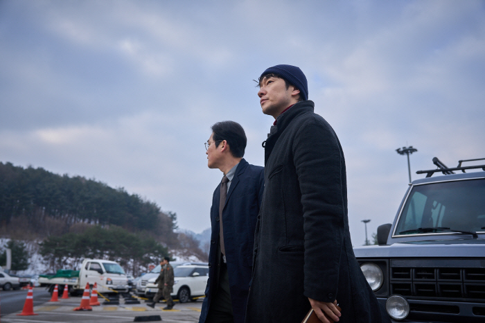 ‘나인 퍼즐’ 윤종빈 감독 “황정민·박성웅·이희준 등 20년 영화 인맥 …