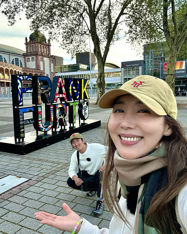 민지영♥김형균, '입양 6개월 후' 유럽 재출발 "이젠 셋이서 함께"