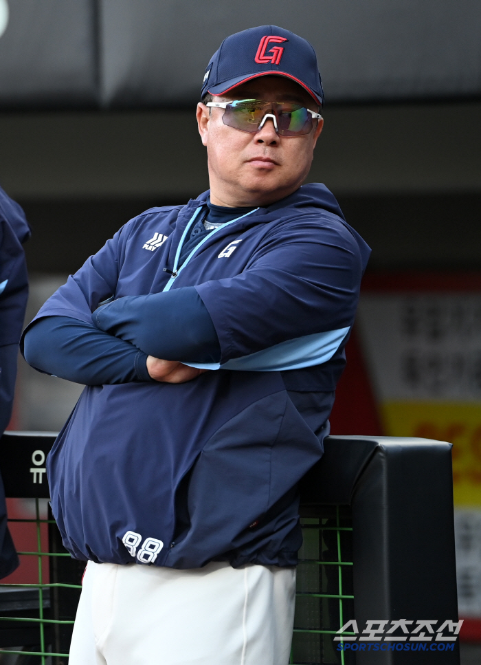 "韓 올 선수 중 제일 괜찮아"…159㎞ 광속구 긴급 영입, 명장은 어떻…