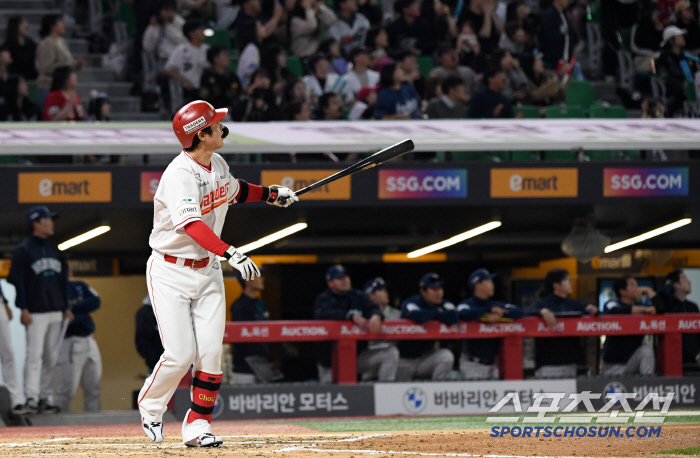 '500홈런 조력자는 ABS?' 볼넷으로 나가려던 최정 발목 잡더니...…