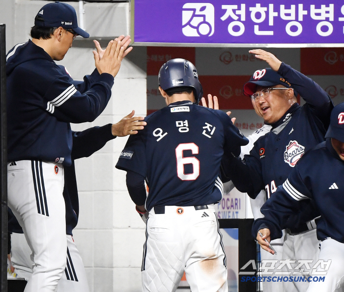 '12연승' 막더니 '위닝시리즈'도 확보했다…'선발 부상 변수 극복' 두산, 한화 잡고 2연승 