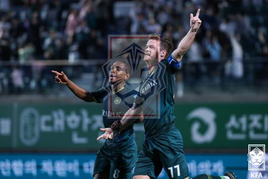 "김포 선수가 어정원에게 침 뱉었다" 코리아컵 16강 충격 퇴장 논란, …
