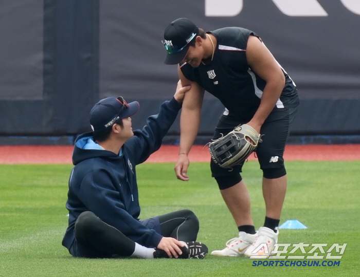 전준우가 감탄한 돌덩이, 김도영도 '엄지척'한 괴물의 파괴력