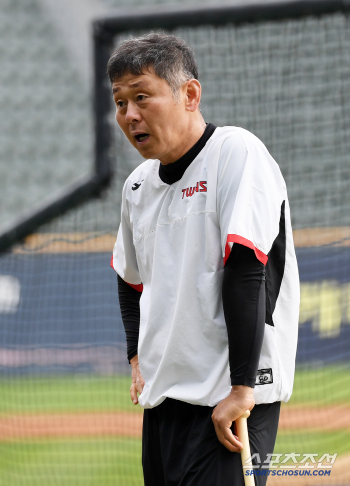 호랑이 선생님 박경완 코치...포수 김성우-이주헌 '기본기 강조'