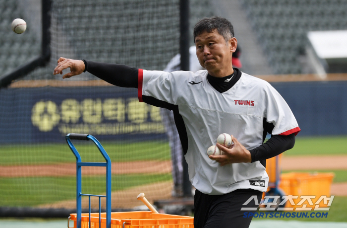 호랑이 선생님 박경완 코치...포수 김성우-이주헌 '기본기 강조'[잠실 …