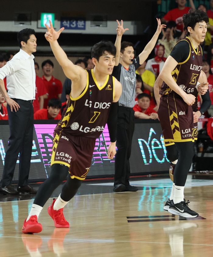 [현장리뷰]'0% 기적을 쏜다!' 서울 SK 美쳤다! LG 54-51 잡…