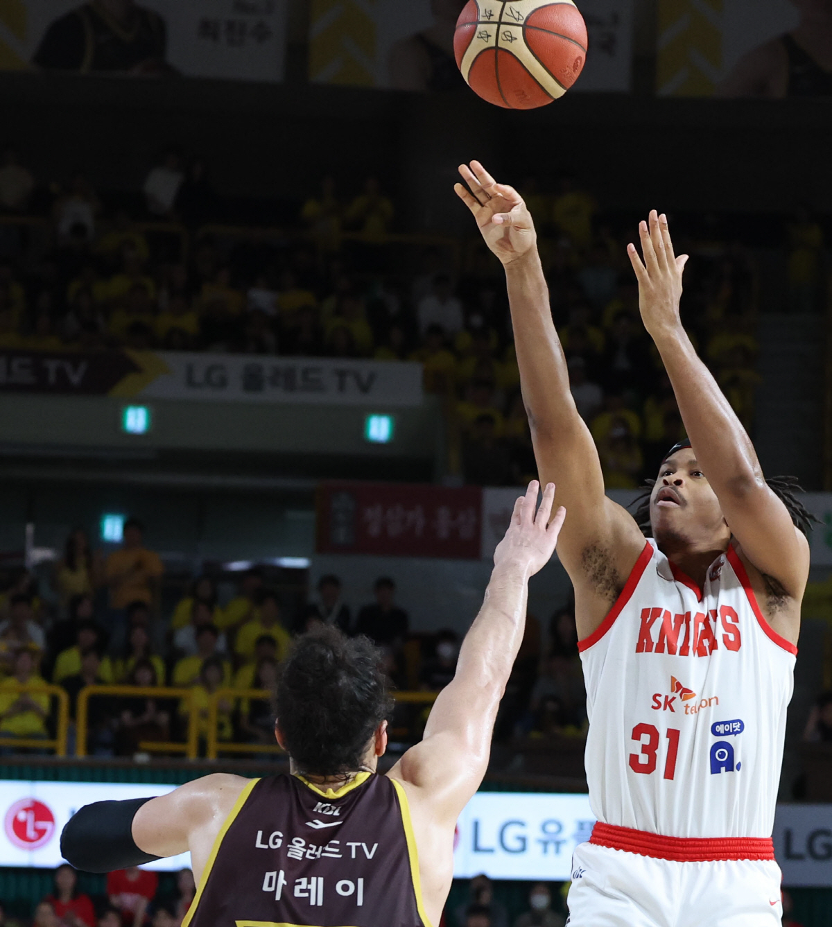 [현장리뷰]'0% 기적을 쏜다!' 서울 SK 美쳤다! LG 54-51 잡…