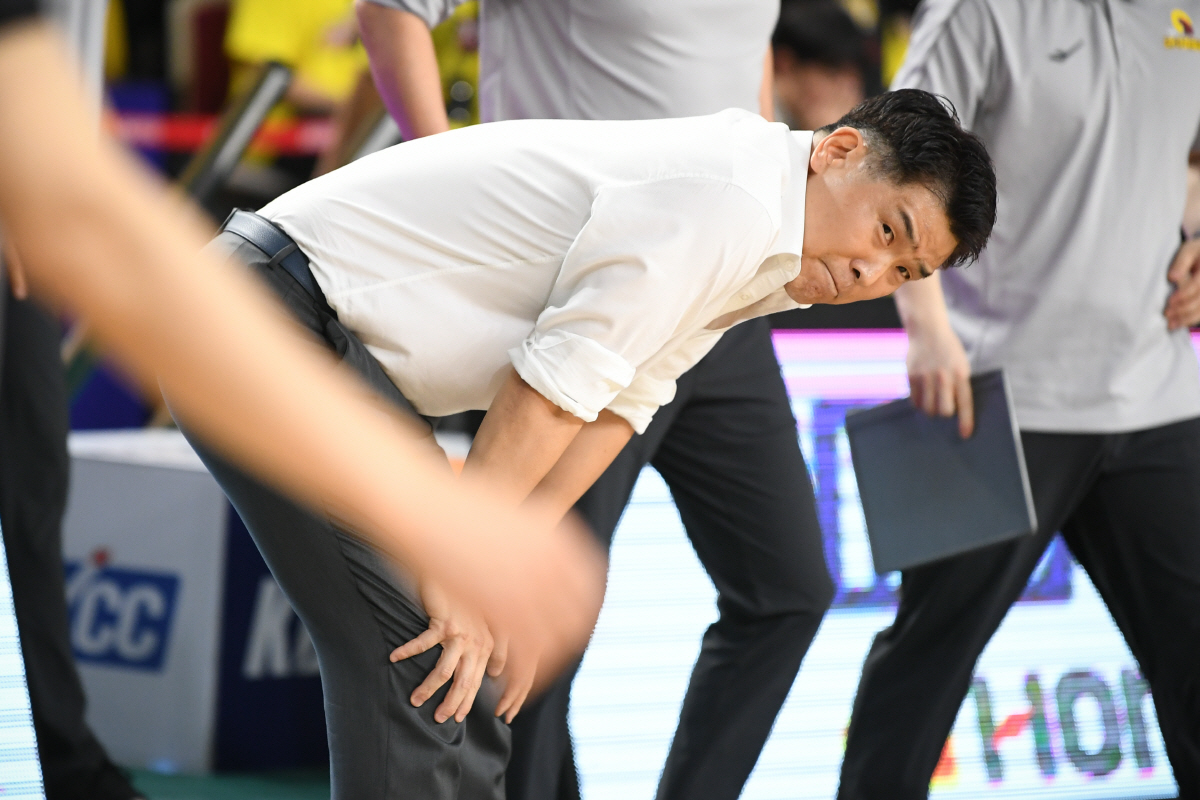 3연패 뒤 3연승 '시리즈는 원점' 서울 SK 미친 뒷심…'매진' 7차전…