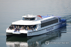 한강버스 정식운항 9월로 또 연기…6월부터 '시민체험운항'