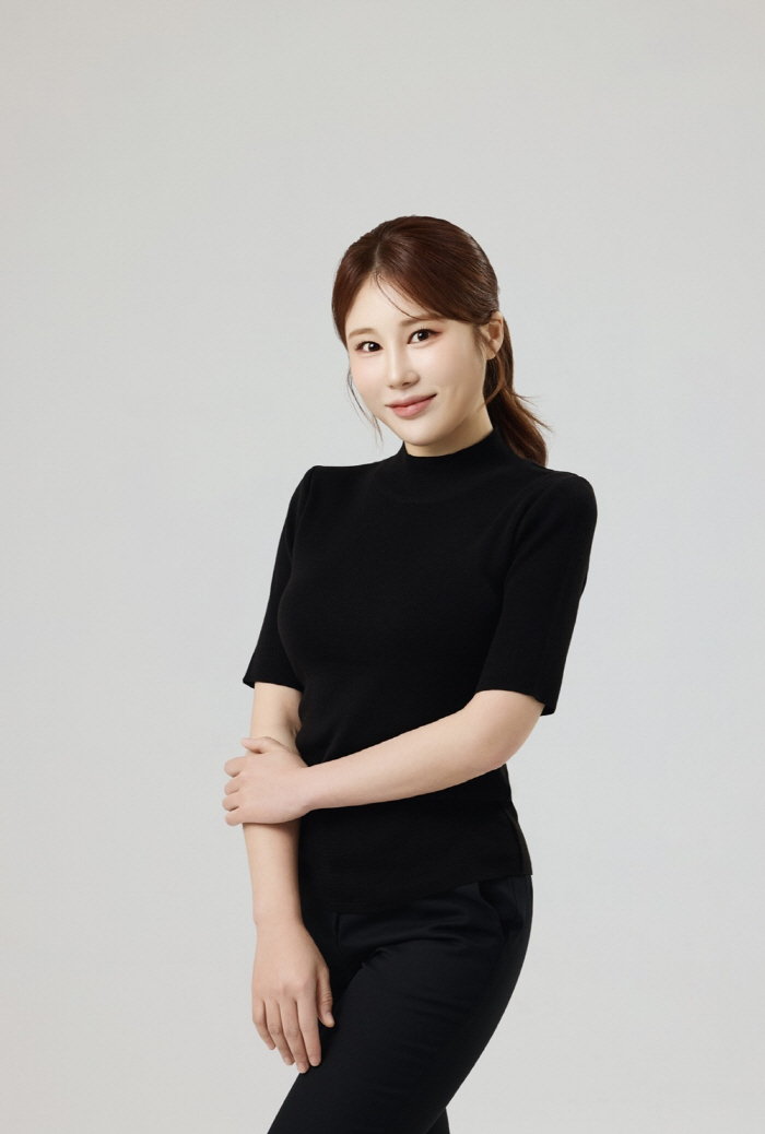 [공식]김소유, '정산 누락' 前소속사에 승소…'효녀 가수'의 통쾌한 정의 구현