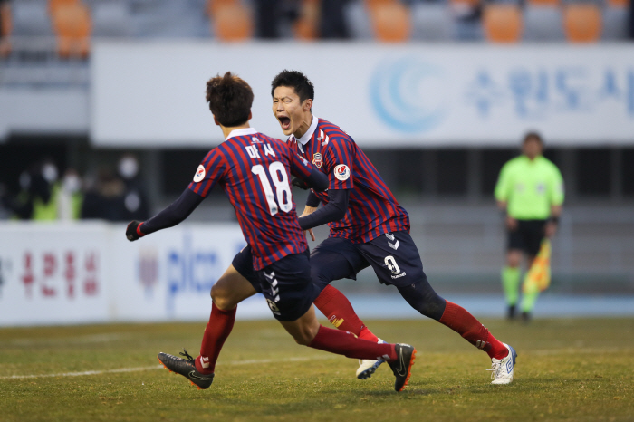 수원FC 승격주역 안병준, 18일 대전과 홈경기서 은퇴식 개최…아들과 뜻…
