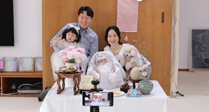'194억 건물주' 이정현 ,둘째 딸 백일 맞이 가족사진 공개 (편스토랑…