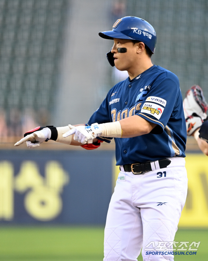 "원정길에 지쳤다고? 프로가 그런 변명을 하나" 2554안타 레전드의 품…